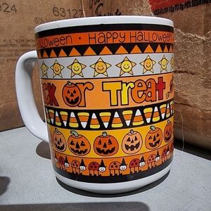 Vintage Enesco Imports Corp. 1983 Trick or Treat Halloween Loven' Stuff Mug EUC
